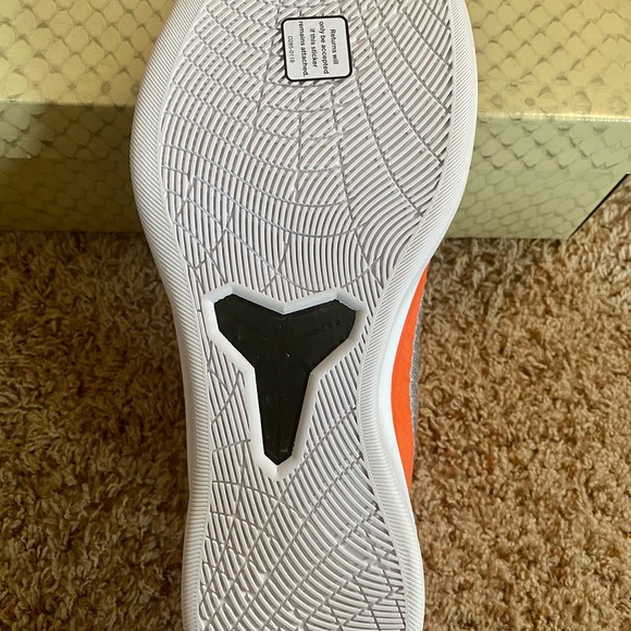 Athletic_Shoes